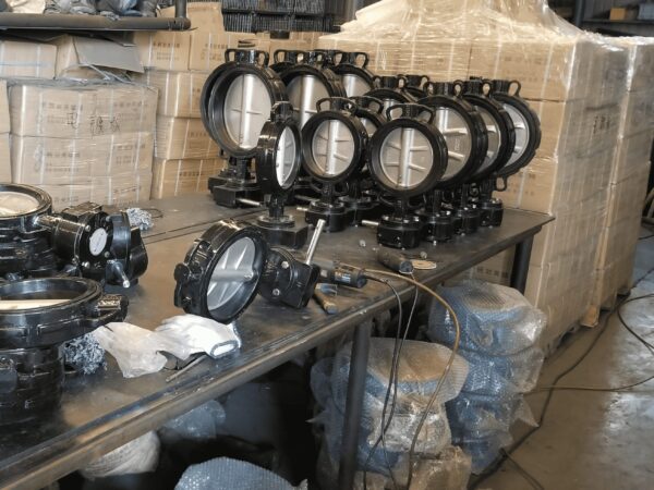 Cartridge Rubber Seated Butterfly Valve in WCB - Image 3